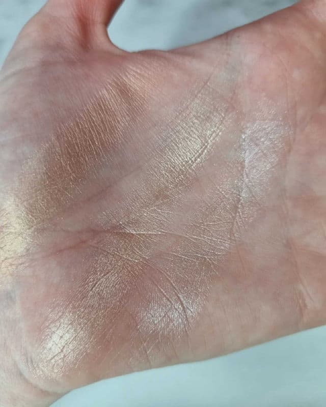 Charlotte Tilbury Glow Glide Face Architect Highlighter review photo by ejabeauty