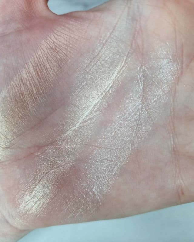 Charlotte Tilbury Glow Glide Face Architect Highlighter review photo by ejabeauty