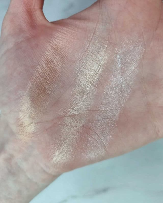 Charlotte Tilbury Glow Glide Face Architect Highlighter review photo by ejabeauty