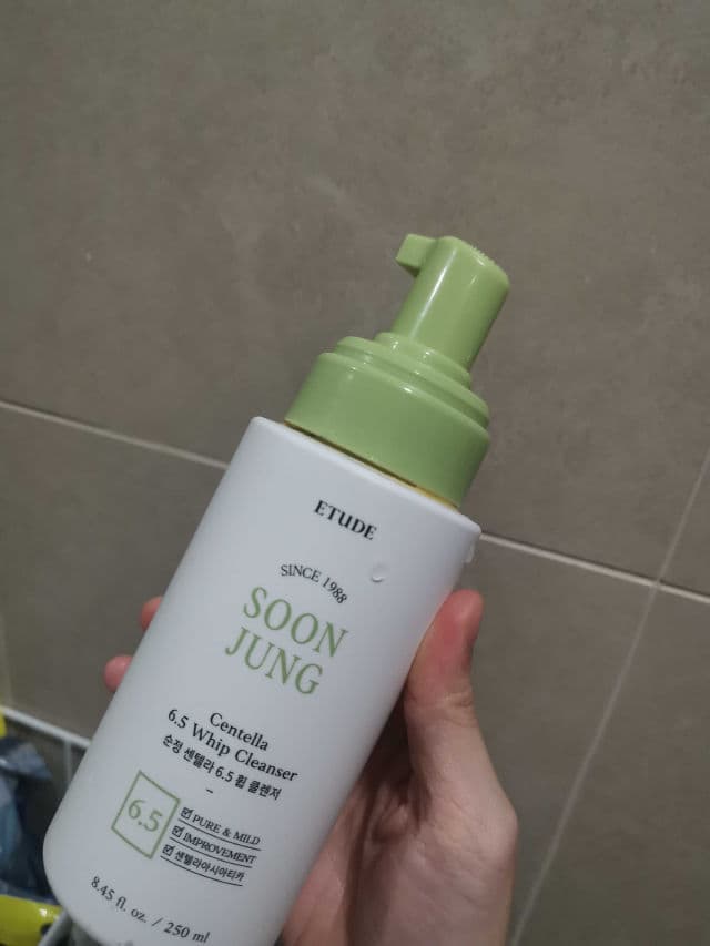 ETUDE SoonJung Centella 6.5 Whip Cleanser review photo by yingieh