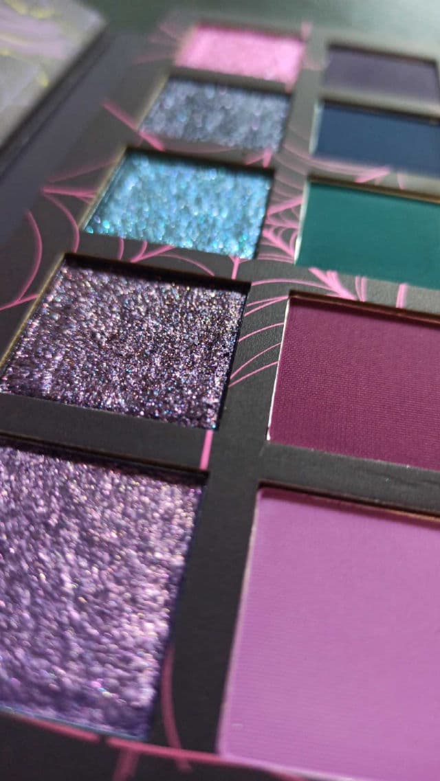 Glamlite Scooby-Doo x Glamlite Creeps & Crawls Eyeshadow Palette review photo by fitandbeauty5