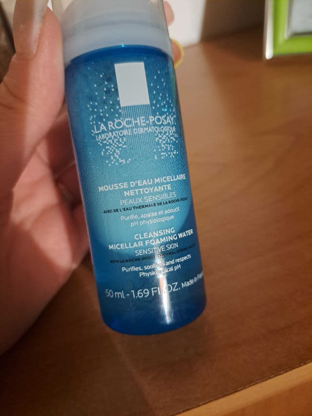 La Roche-Posay Mousse d'Eau Micellaire Nettoyante Physiologique review photo by AnaMariaT