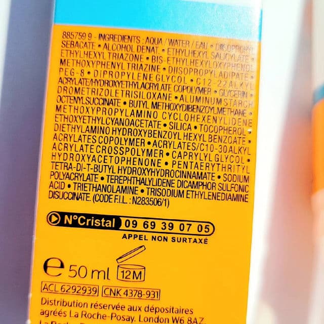 La Roche-Posay Anthelios UVMune 400 Hydratisierende Creme LSF 50+ review photo by theskincarewitch