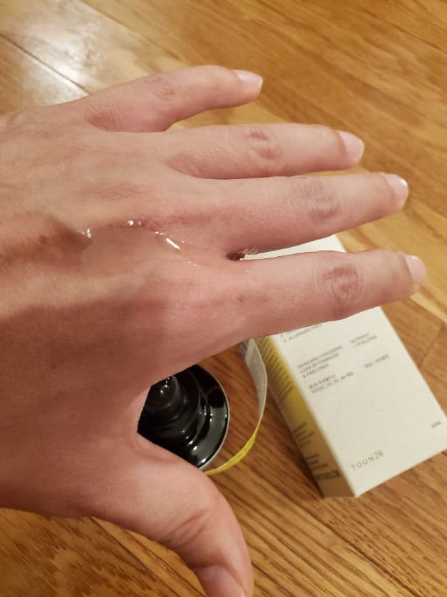 Toun28 Propolis + Vitamin C, B3, B5, B6 Serum review photo by skincarereview101