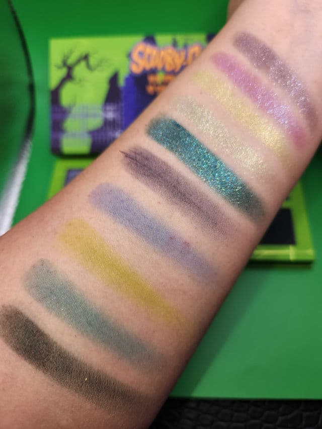 Glamlite Scooby-Doo Ruh Roh Raggy Palette review photo by Maluna