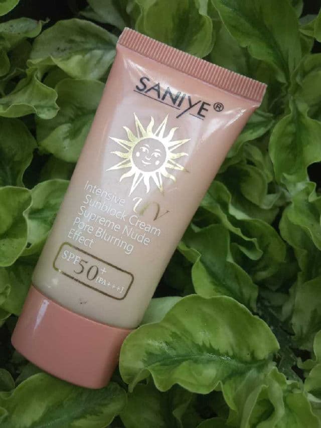 Saniye Aura Sun Moisturizing Sunscreen SPF 90 review photo by syzwnktvn