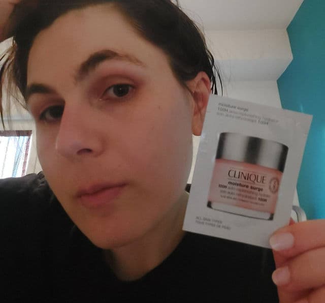 Clinique Moisture Surge Broad Spectrum SPF28 Sheer Hydrator Moisturizer review photo by natiLar