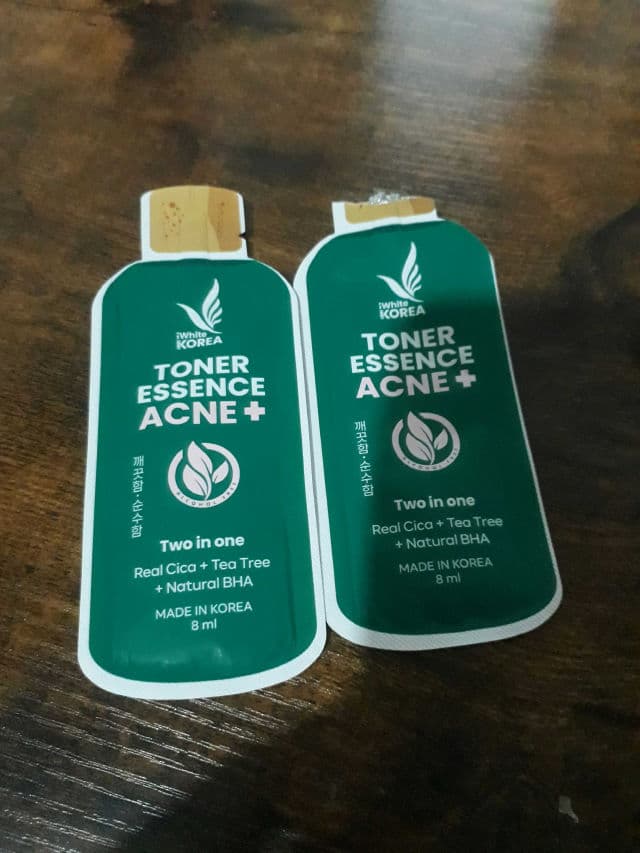 iWhite Korea Acne+ Toner Essence review photo by Kokie