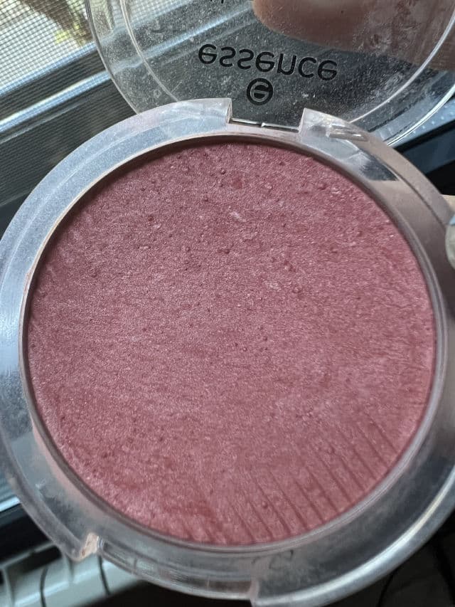 Essence The Blush #30 Breathtaking review photo by lovelyprettytips