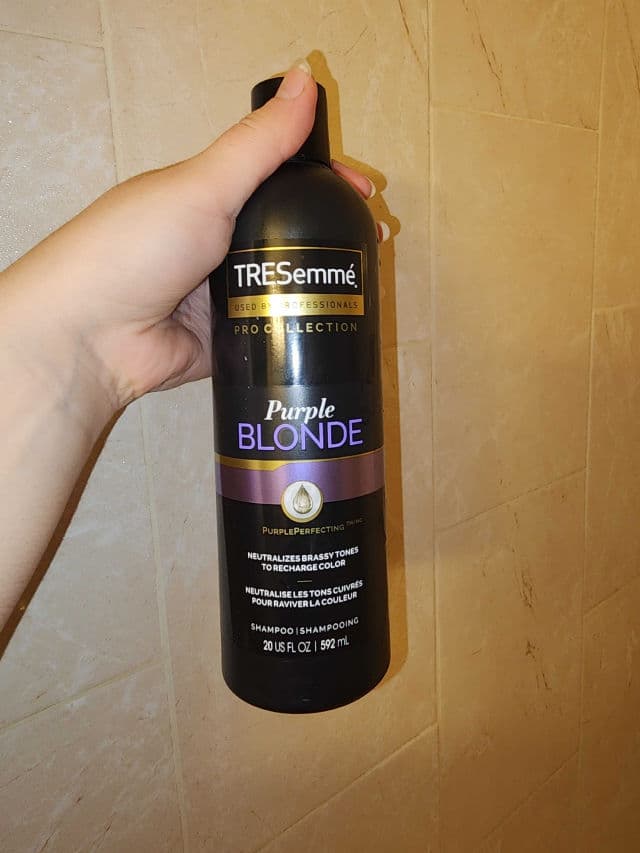 TRESemme Purple Blonde Shampoo review photo by EnxhiB