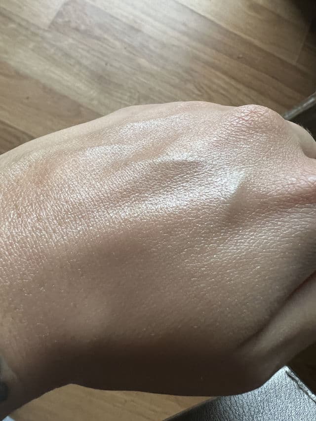 PAPA RECIPE Bombee Moist Sun Essence SPF 50+ PA+++ review photo by pickymeesh