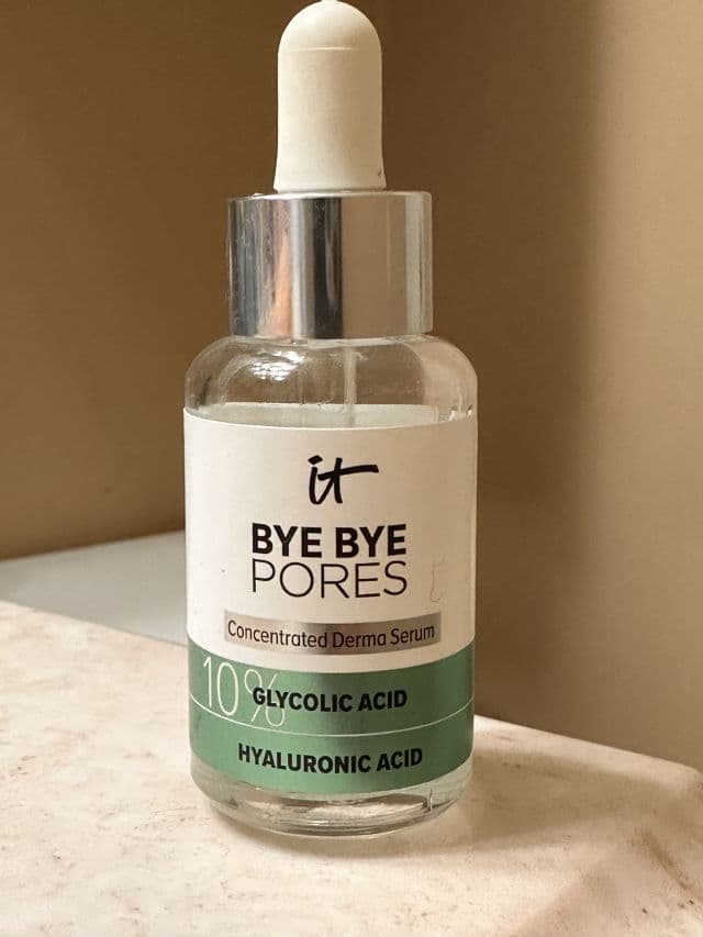 It Cosmetics Bye Bye Pores Glycolic Acid Serum review photo by TraceyJeanne