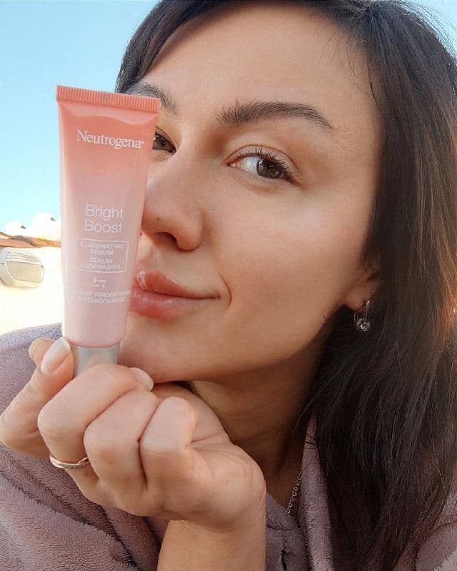Neutrogena Bright Boost Illuminating + Brightening Serum review photo by LadyTeddy