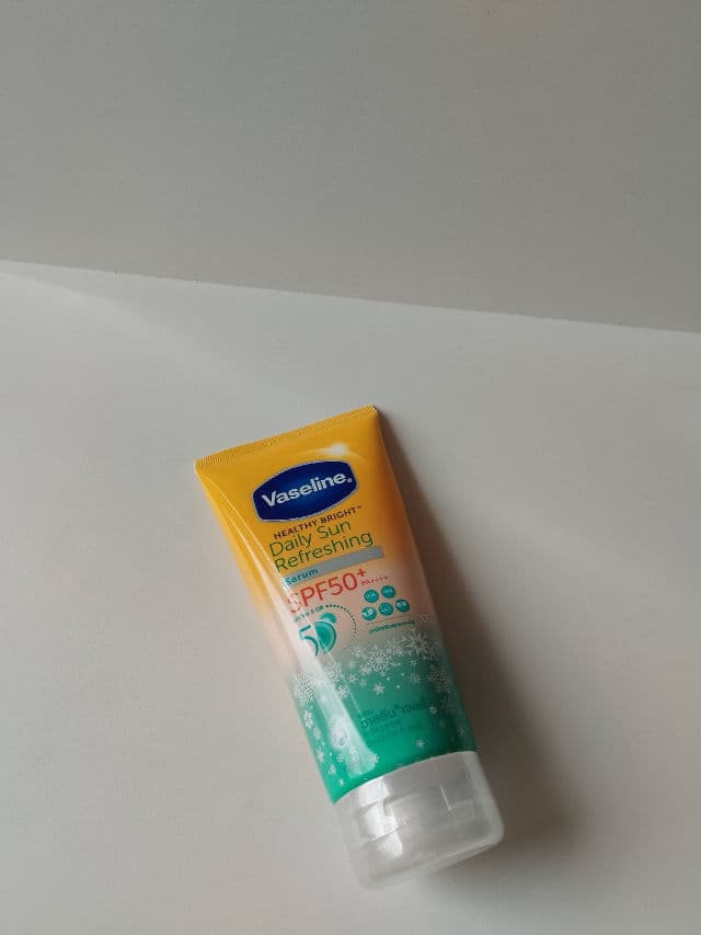 Vaseline Healthy Bright Daily Sun Refreshing SPF 50 Serum review photo by thisisricka