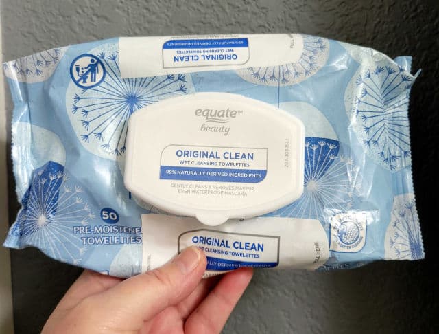 Equate Night-Time Soothing Makeup Remover Towelettes review photo by Treia