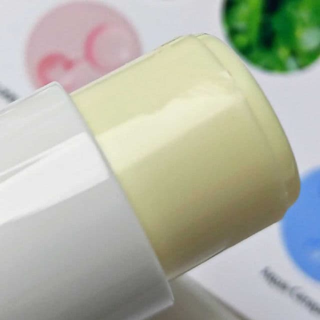 GWTG Go With The Glow Essence Sun Stick SPF 50 PA ++++ review photo by darwinskincares