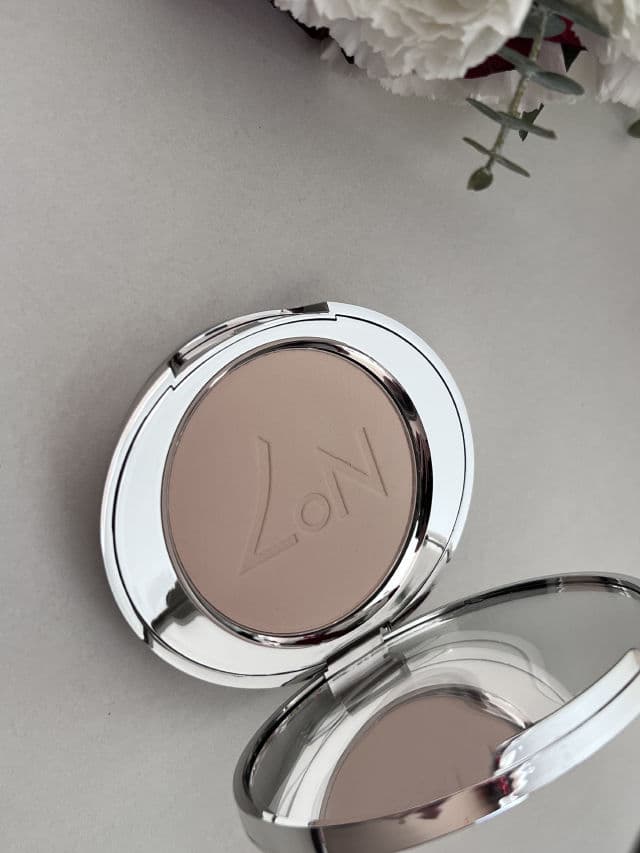No7 Lift & Luminate Triple Action Translucent Finishing Pressed Powder review photo by BeautyCocktailBlog