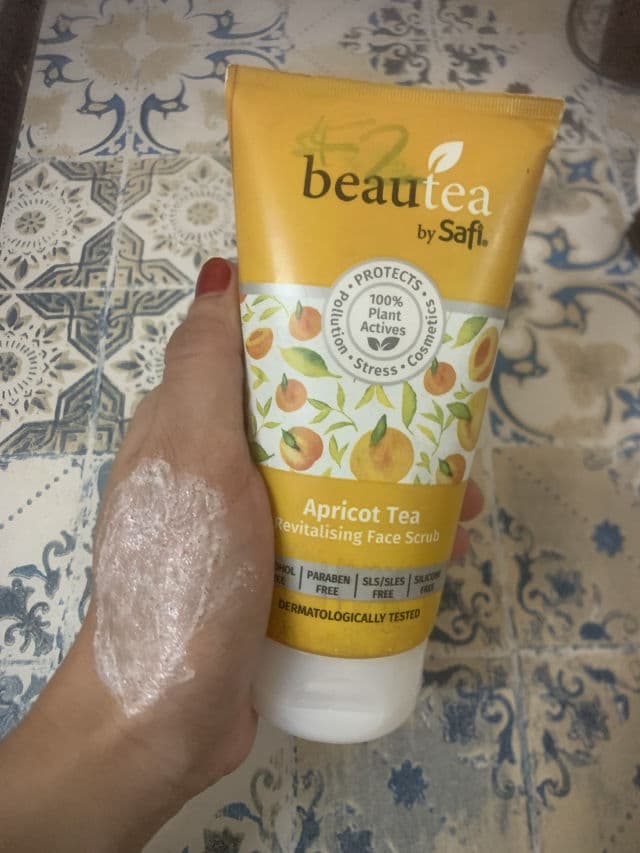 Safi Beautea Apricot Tea Revitalising Scrub review photo by AinJazlan
