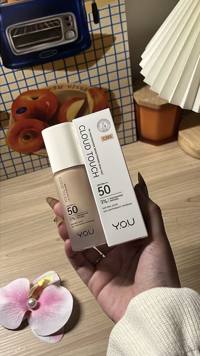 Y.O.U Cloud Touch Blurring Skin Tint review photo by wildtulips