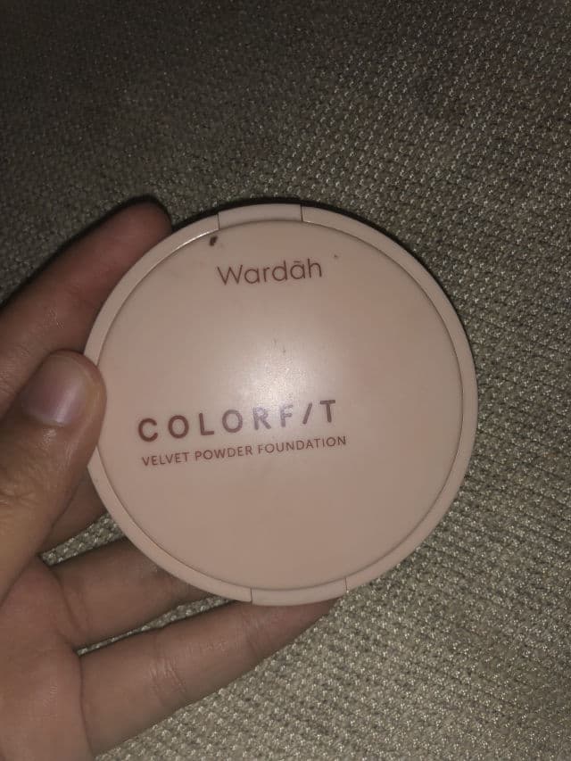 Wardah Colorfit Mattifying Powder review photo by ffarisha