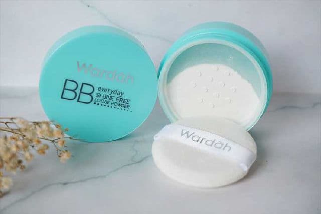 Wardah Everyday BB Shine Free Loose Powder review photo by aneyyo