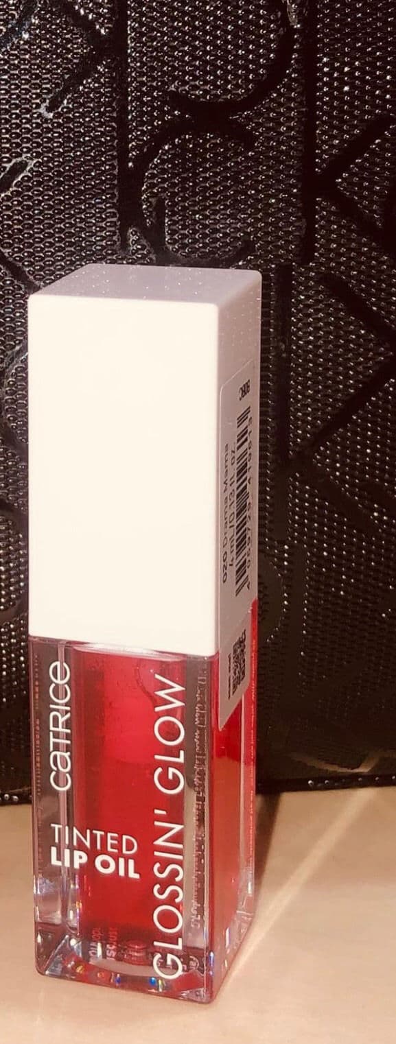 Catrice 010 - Keep It Juicy review photo by shyreviews