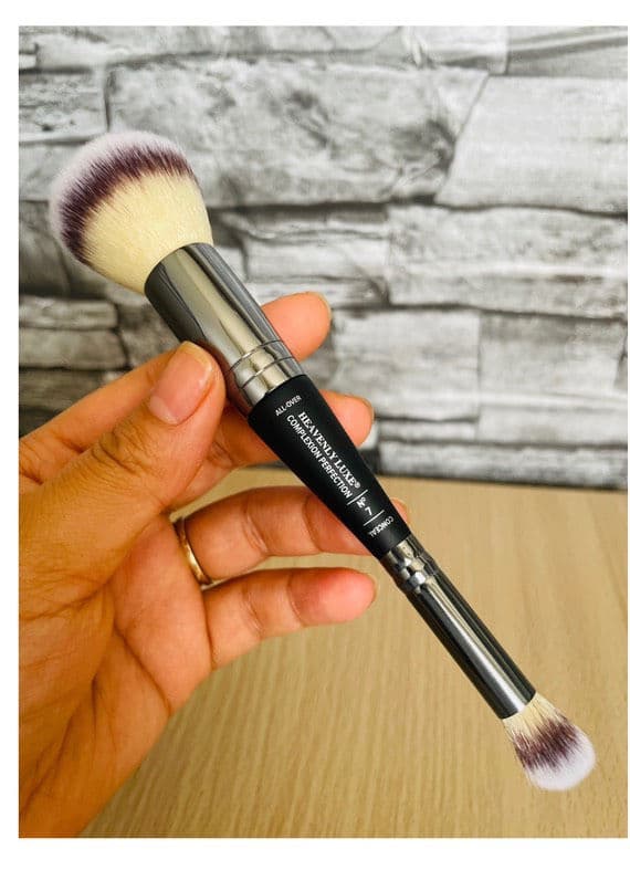 It Cosmetics Heavenly Luxe Complexion Perfection Brush #7 review photo by Beespacenaa