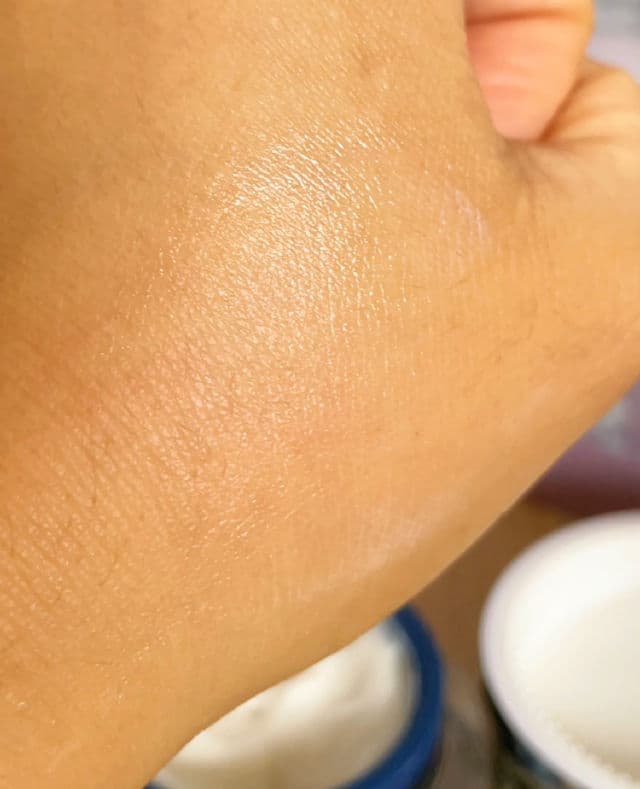 LaMarine Skincare Pearl Eye Cream review photo by Beespacenaa