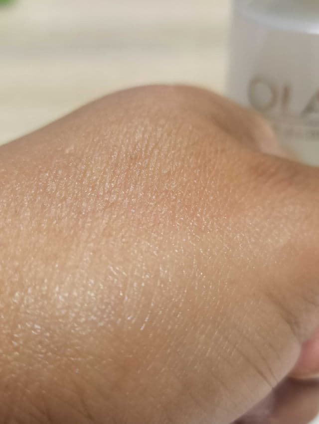 Olay White Radiance Light Perfecting Essence review photo by AidaJune