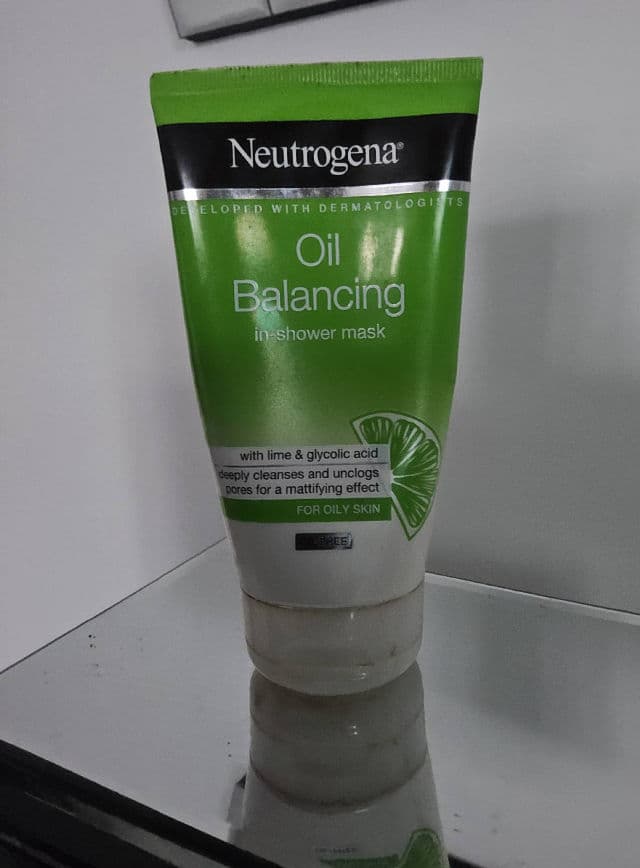 Neutrogena Oil Balancing Daily Exfoliator review photo by IceE81