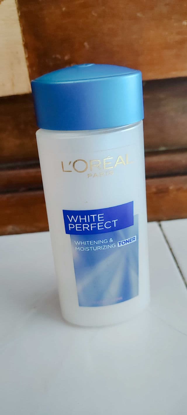 L'Oreal Paris White Perfect Whitening & Moisturizing Toner review photo by TessaTobing