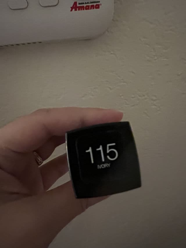 Maybelline Fit Me Dewy + Smooth Foundation - Normal to Day Foundation with Vitamin E review photo by Linh2610