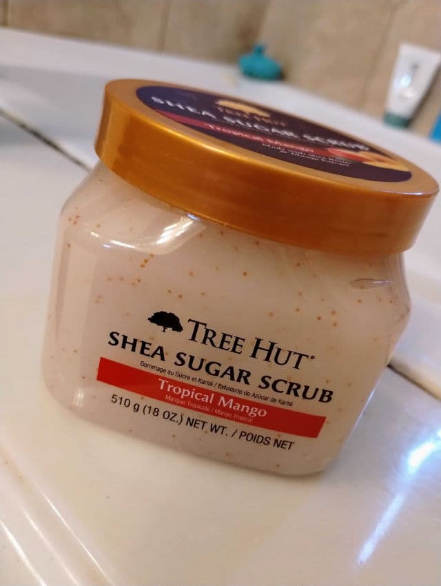 Tree Hut Tropical Mango Shea Sugar Scrub review photo by xyayrainbows