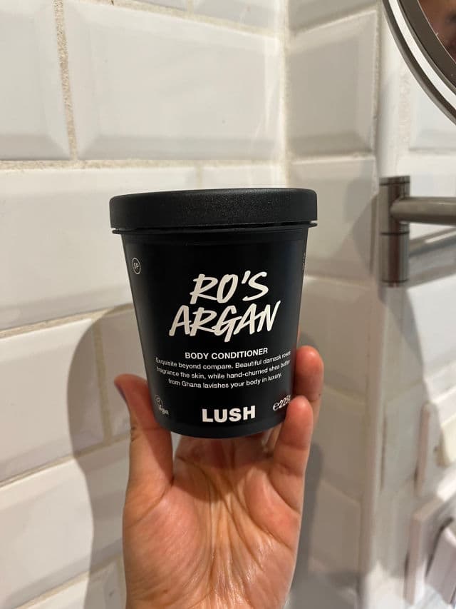 LUSH Ro's Argan Body Conditioner review photo by Guterrene