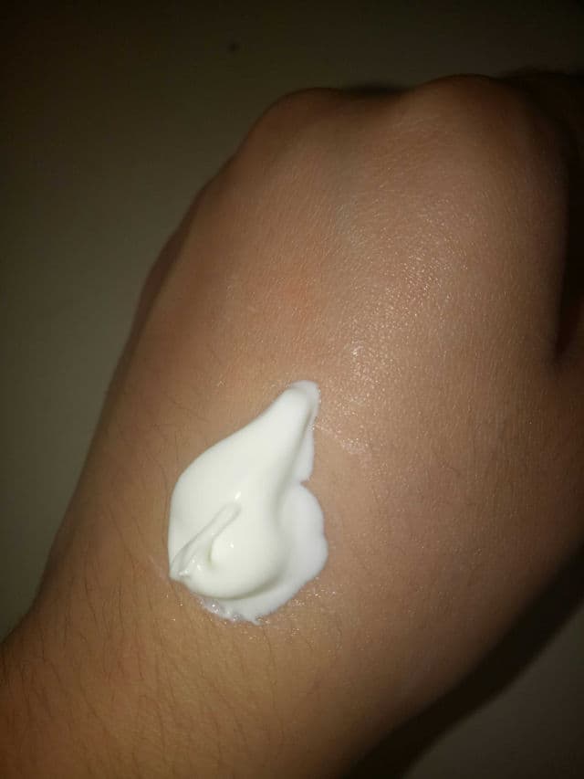 Safi Perfect White Illuminating Day Cream SPF20 PA++ review photo by faezzy