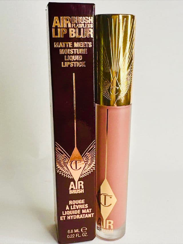 Charlotte Tilbury Airbrush Flawless Lip Blur - Pillow Talk review photo by temptallure