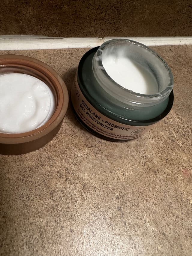 Bioessence Bio Treasure Jeju Water Hydrating All Day Moist-In-Gel review photo by dhanielle