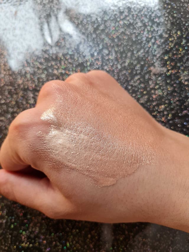 Dior Backstage Face & Body Glow review photo by Bebita