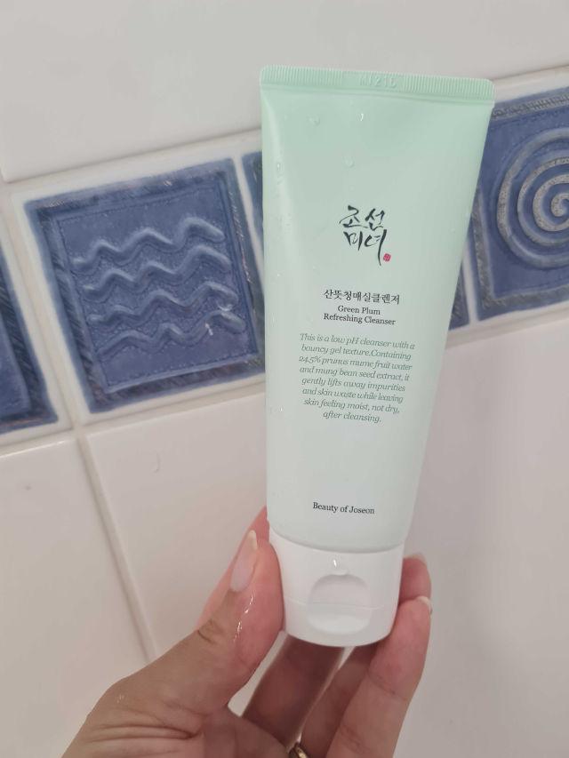 Green Plum Refreshing Cleanser product review
