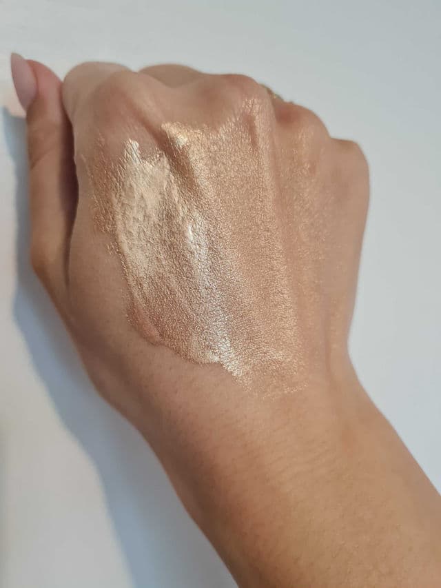 Dior Backstage Face & Body Glow review photo by Bebita