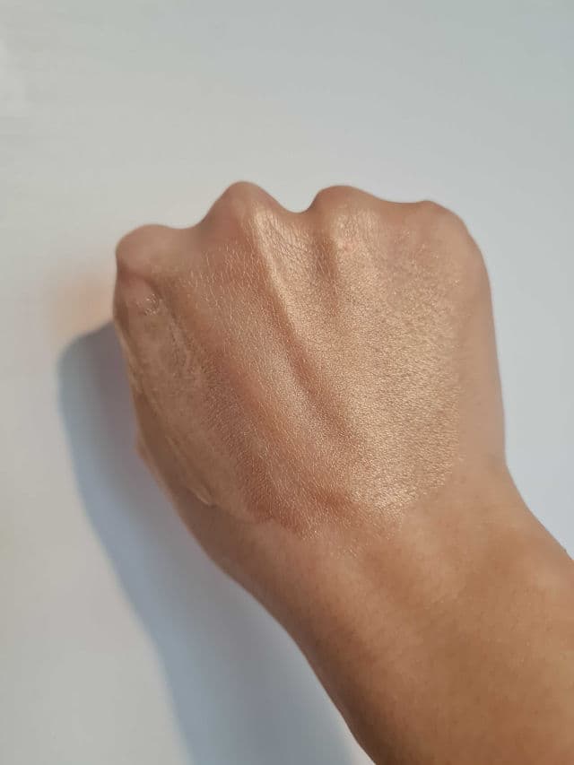 Dior Backstage Face & Body Glow review photo by Bebita