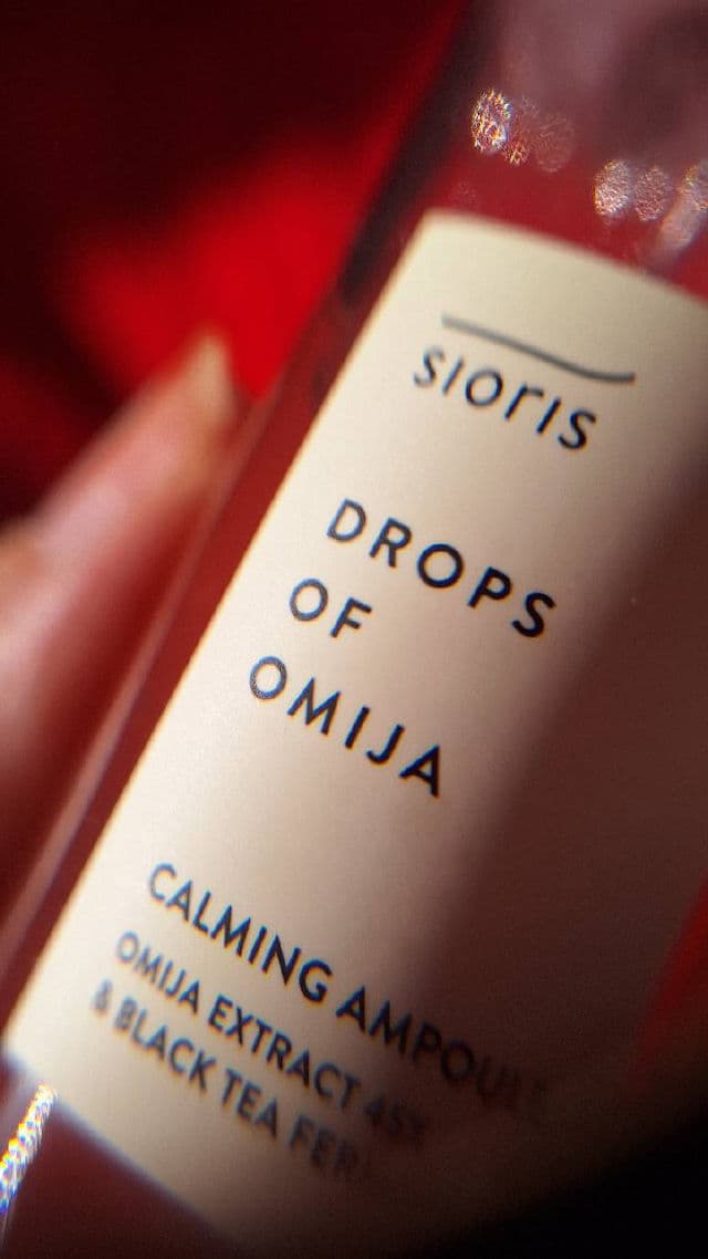 Sioris Drops of Omija Calming Ampoule review photo by Wawikbeauty