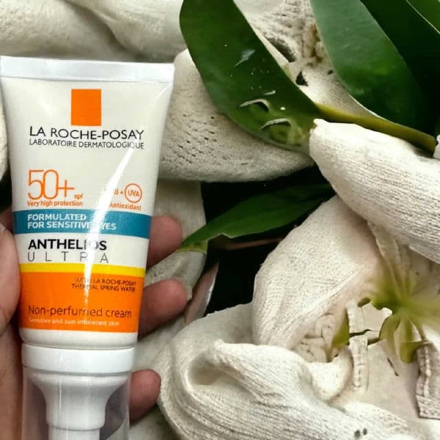 La Roche-Posay Anthelios Hydrating Cream SPF50 review photo by Suraskinshine