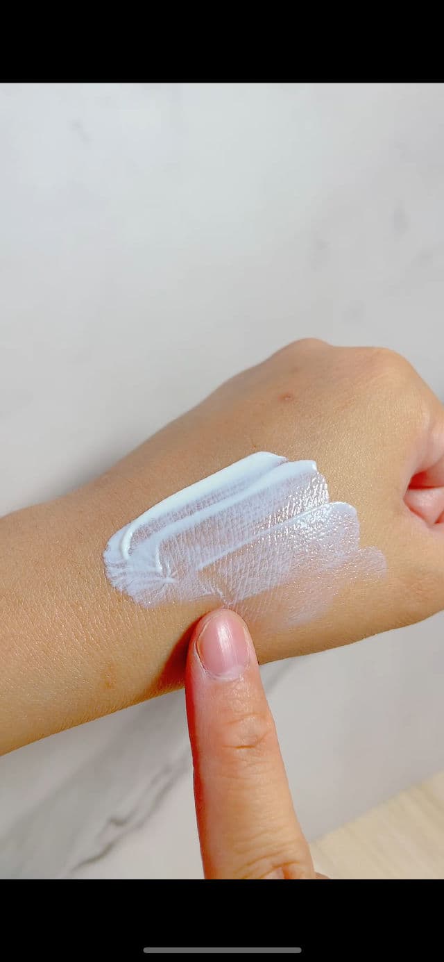 Biore UV Fresh & Bright Oil Control Matte SPF 50+ PA+++ review photo by MarinaRIN