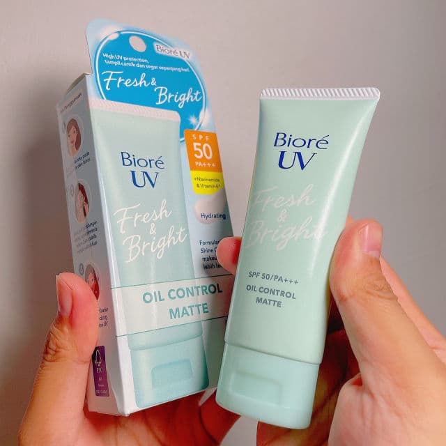 Biore UV Fresh & Bright Oil Control Matte SPF 50+ PA+++ review photo by MarinaRIN
