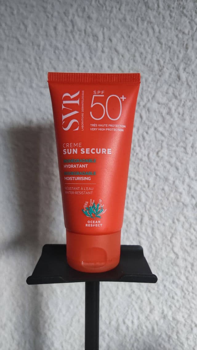 SVR Sun Secure Crème SPF50+ review photo by Hvnlo