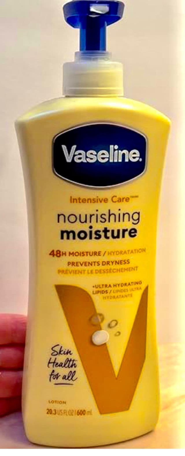 Vaseline Total Moisture Spray & Go Moisturizer review photo by Kelton
