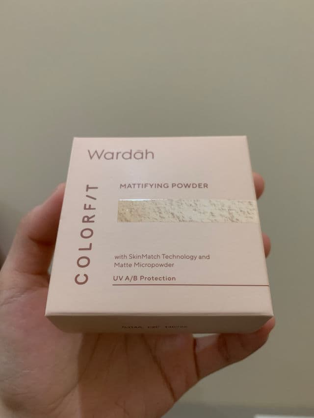 Wardah Colorfit Mattifying Powder review photo by fmlcrps