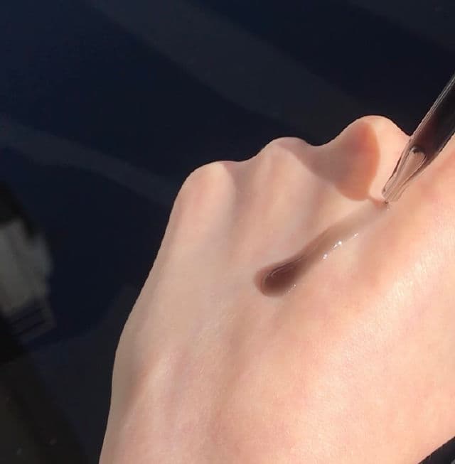 Garnier SkinActive 4% AHA + BHA Charcoal Serum review photo by pickysana