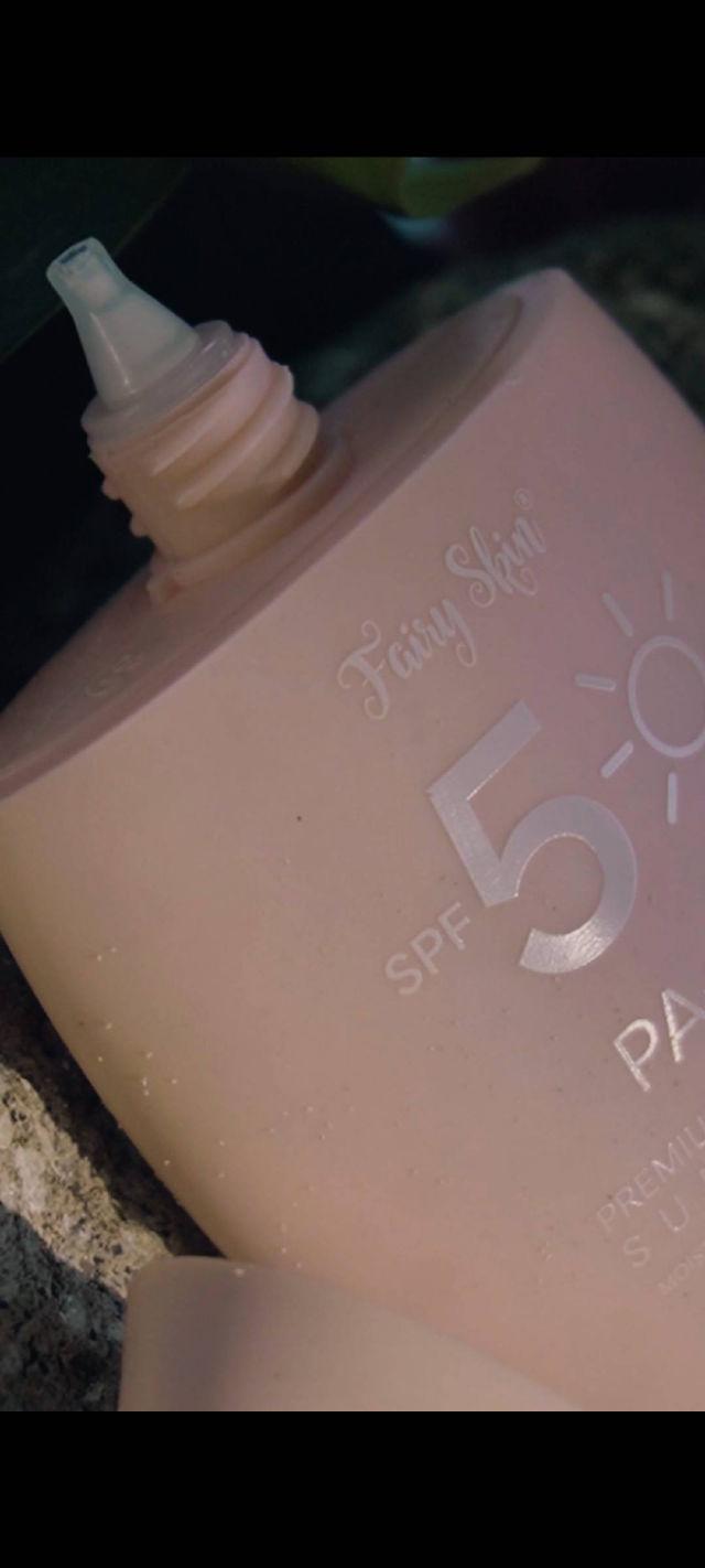 Premium Brightening Sunscreen SPF50 PA+++ product review